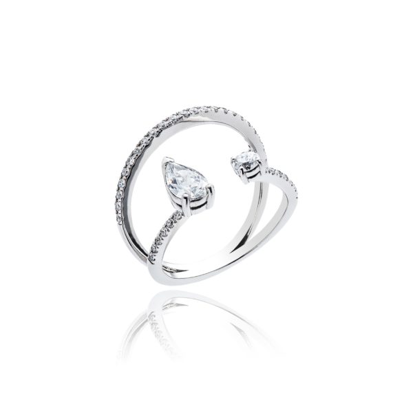 18ct White gold pear and brilliant cut diamond ring.