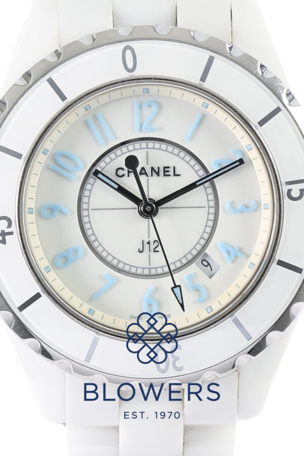 Chanel J12 White Ceramic Quartz H2422