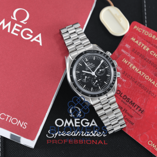 Omega Speedmaster Moon Watch 310.30.42.50.01.002